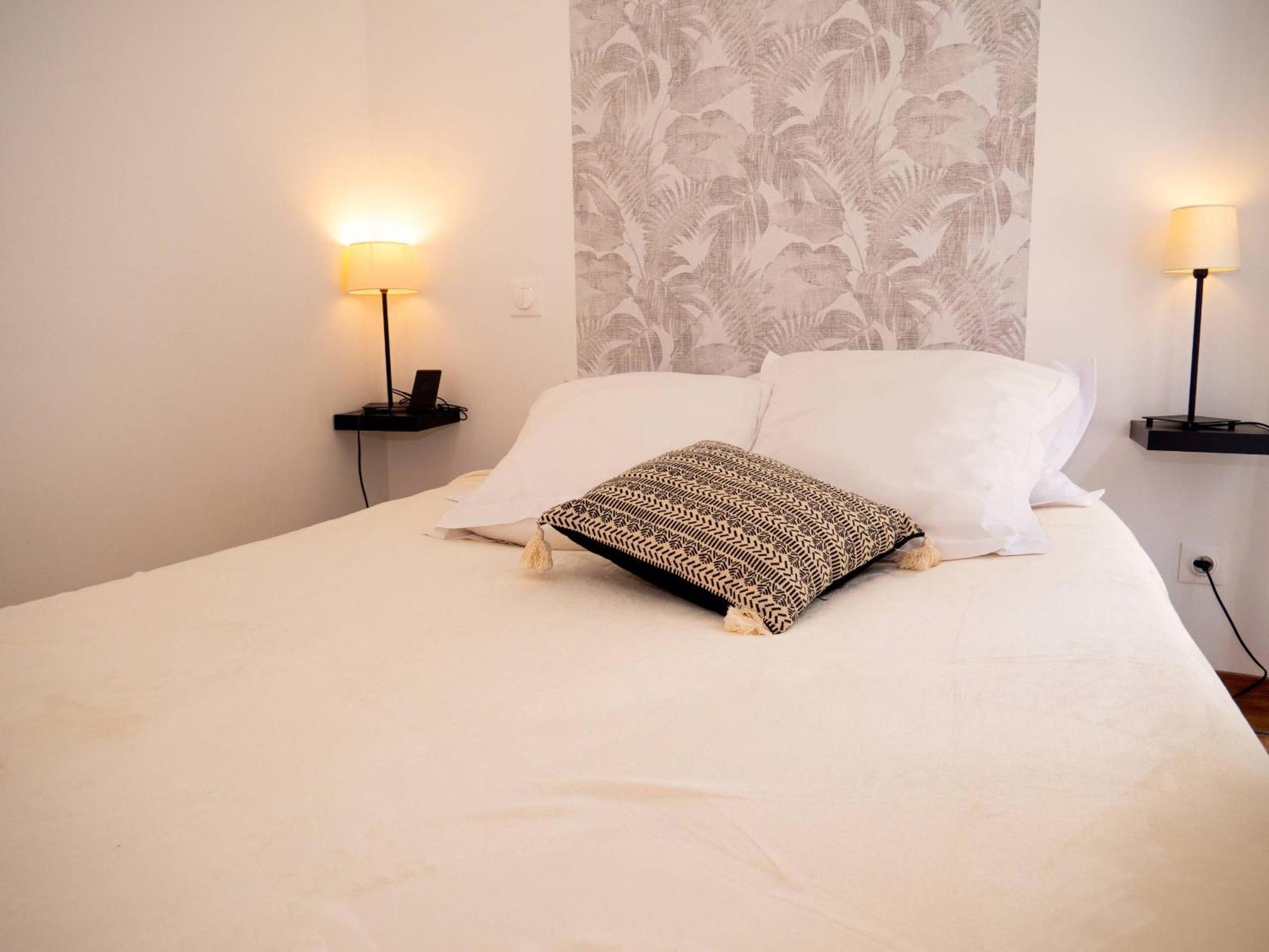 Les Gites De Sylvie Ussat Habitación foto