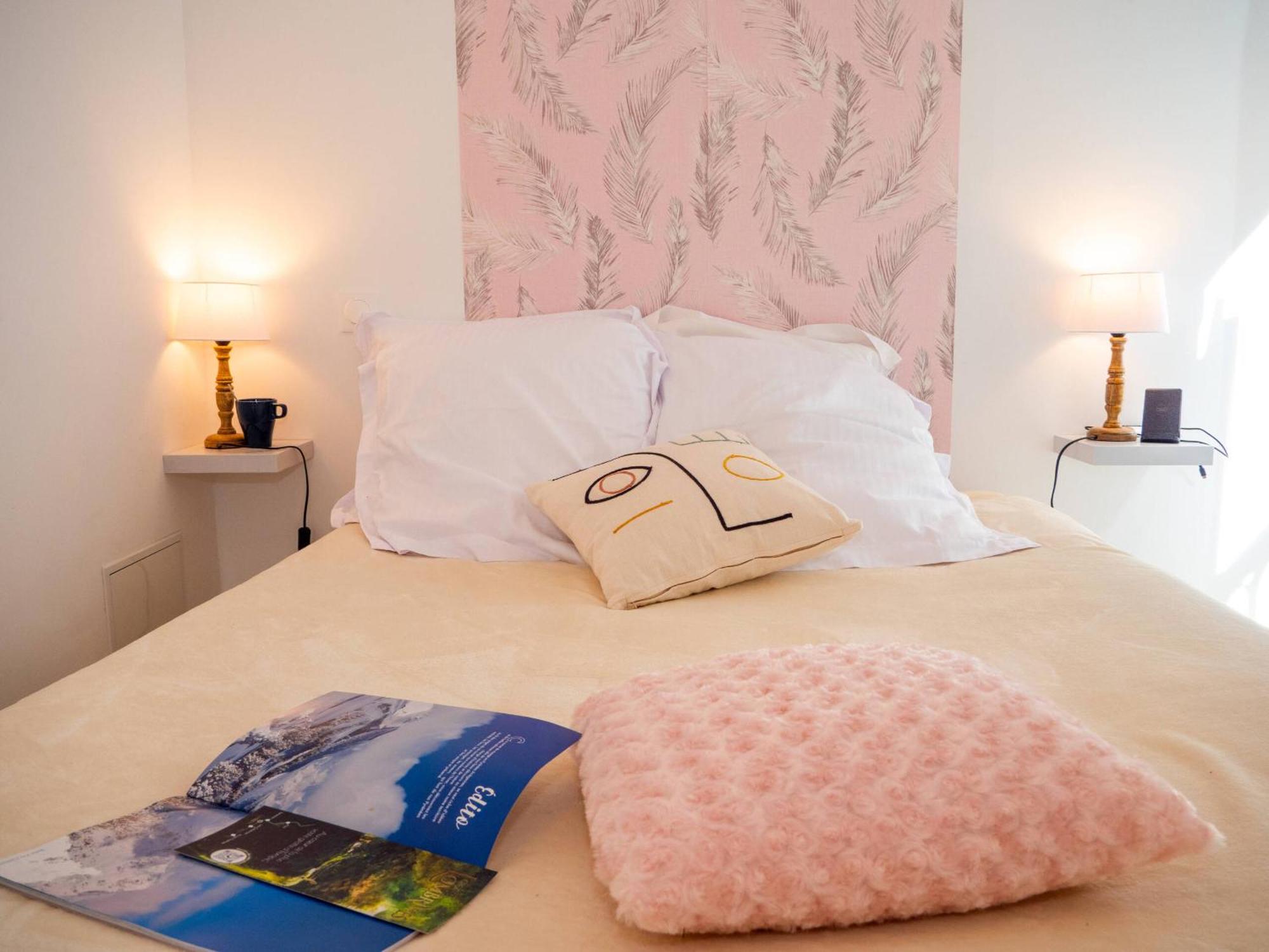 Les Gites De Sylvie Ussat Habitación foto